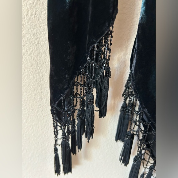 Gorgeous Blouse Tops Poncho Style Rich Velvet, Peacock embroidery beaded tassels - Picture 4 of 9